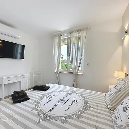 Charmante Maison 2 Avec Cour Et Jardin Sainte-Savine