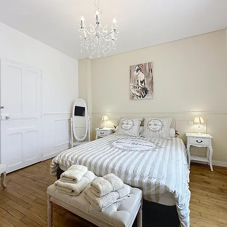 Charmante Maison 2 Avec Cour Et Jardin